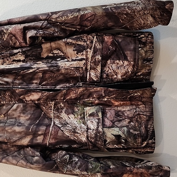 Cabela's Herters Women's Mossy Oak Camo Jacket - Picture 3 of 13